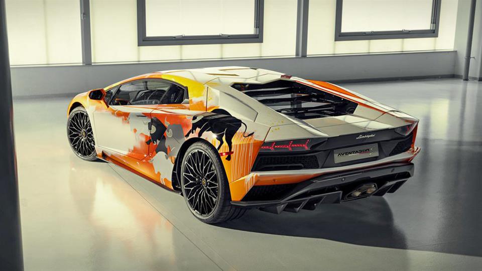 نسخه هنری از لامبورگینی اونتادور S 